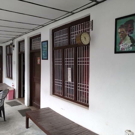 Mochila Youth Hostel Mcleod Ganj Dharamshala Exterior photo