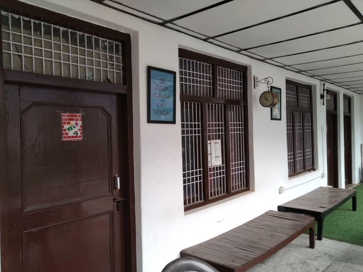 Mochila Youth Hostel Mcleod Ganj Dharamshala Exterior photo
